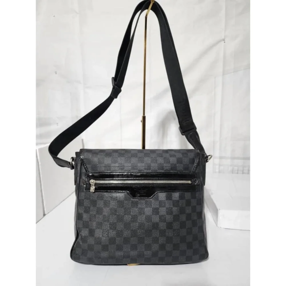 Authentic Louis Vuitton Damier Graphite Renzo Messenger Bag Grey/Black - Picture 4 of 14